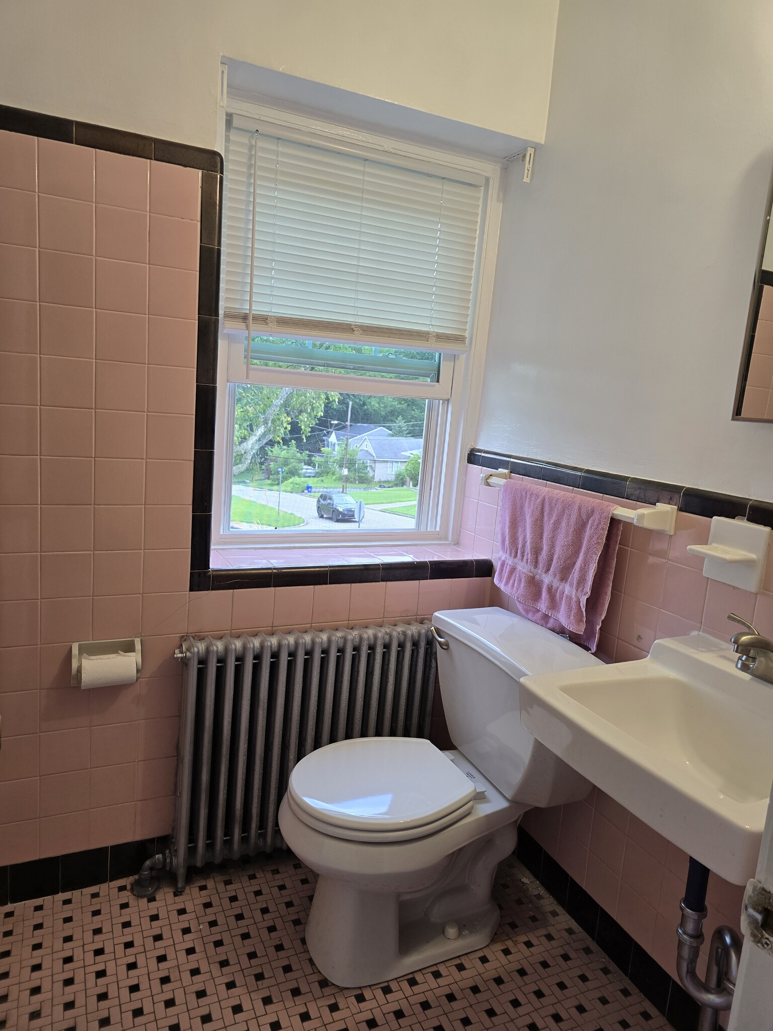 bath - 160 Morton Ave