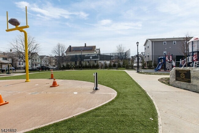 Building Photo - 455 Fulton St