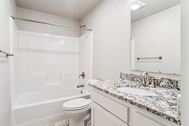 Building Photo - 785 River Bnd Ln