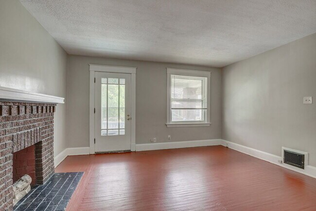 Building Photo - 512 Maple Ave