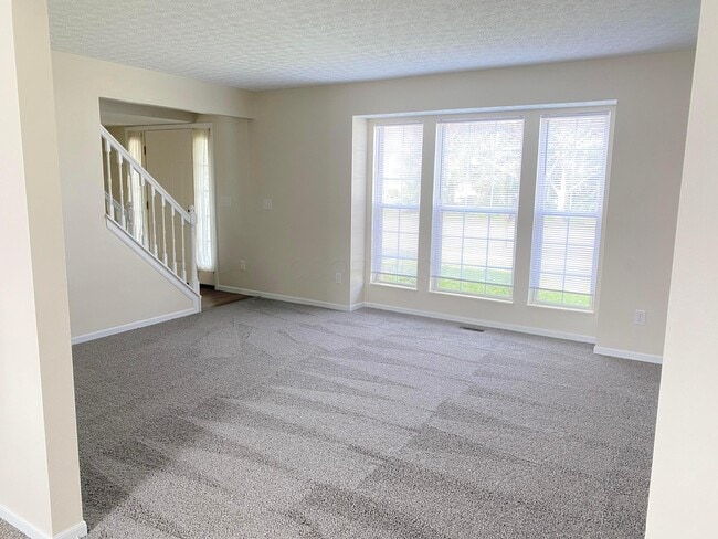 Building Photo - 6089 Pirthshire St