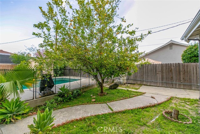 Building Photo - 10524 Canby Ave