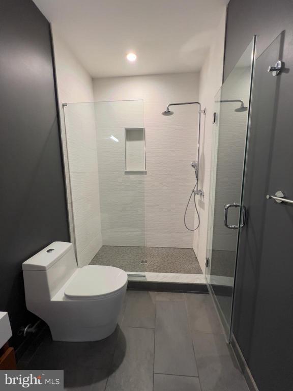 Building Photo - 423 Wallace St