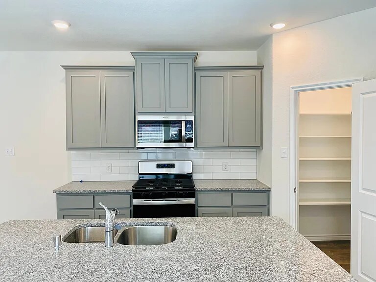 Building Photo - 2205 Elena Dr