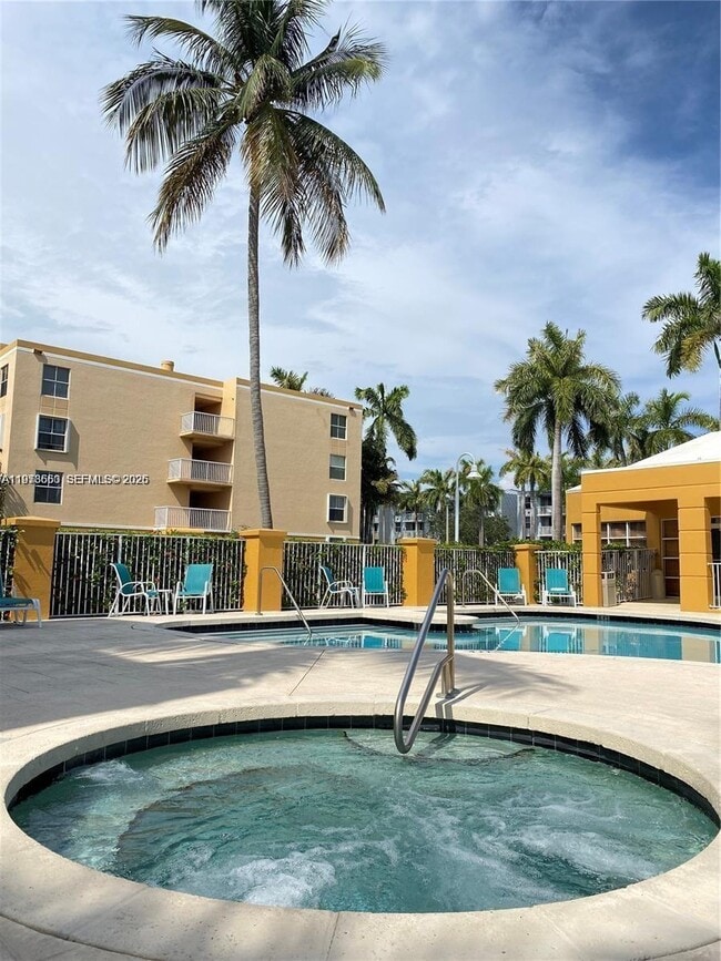 Building Photo - 1350 SE 3rd Ave