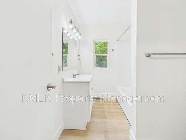 Building Photo - 508 Crouse St