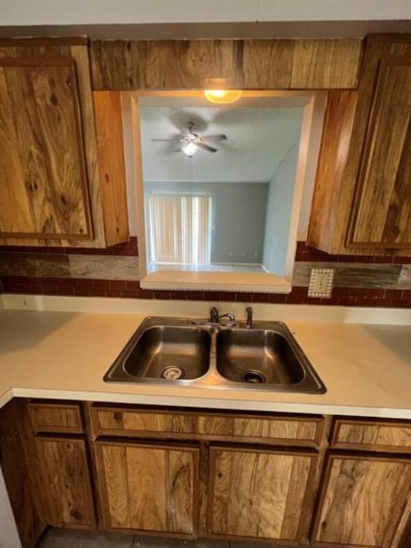 Building Photo - 14 Sandalwood Ct