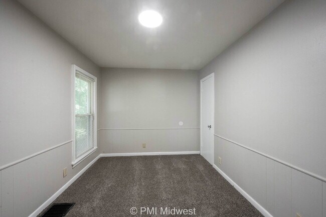 Building Photo - "Charming 3-Bedroom Home in Indianapolis –...