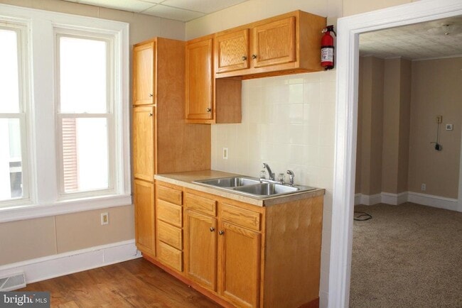 Building Photo - 23 W 2nd St