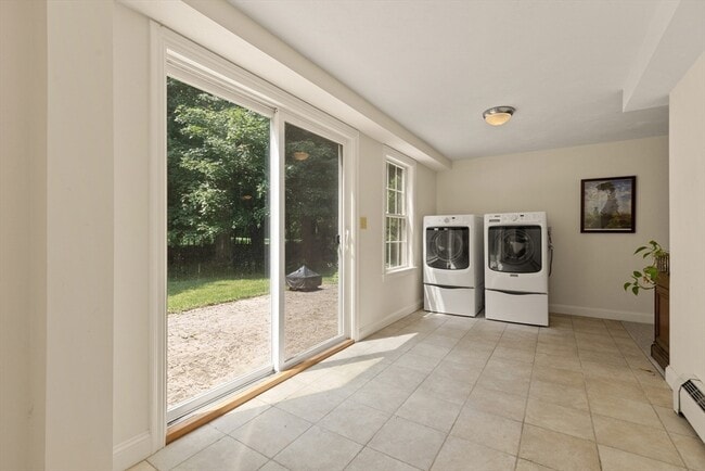 Building Photo - 80 Adams St