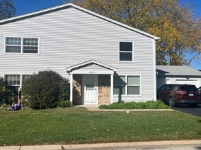 Building Photo - 1381 N Glen Cir