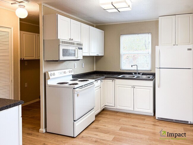 Building Photo - 403 Burlington Ave