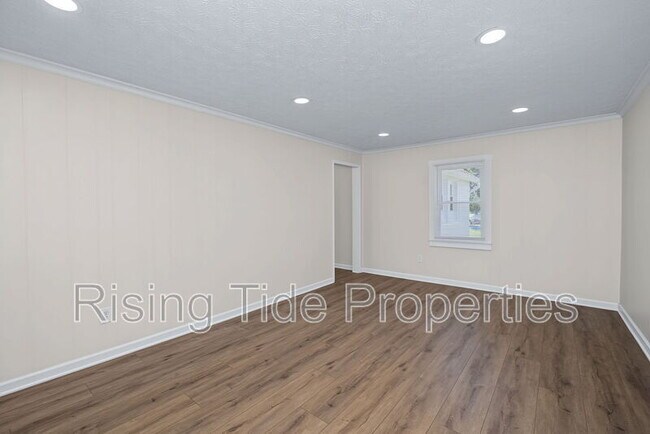 Building Photo - 1607 Montgomery Ave