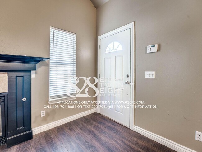 Building Photo - NEW TO THE MARKET!  Spacious 4 Bed/2 Bath Near very Close to Campus!!