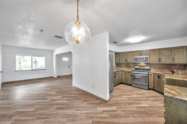 Building Photo - 125 5th Ave N