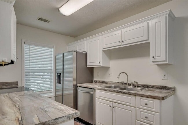 Building Photo - 8041 Reagan Cir