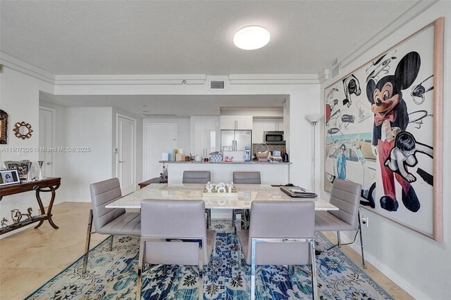 Building Photo - 19501 W Country Club Dr