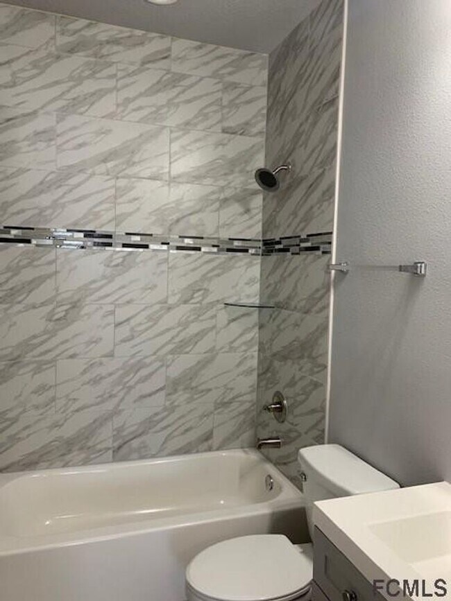 Building Photo - 2 Prout Pl