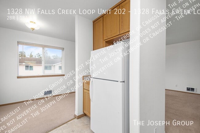 Building Photo - 1328 NW Falls Creek Loop