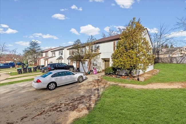 Building Photo - 13 Hamlet Ct