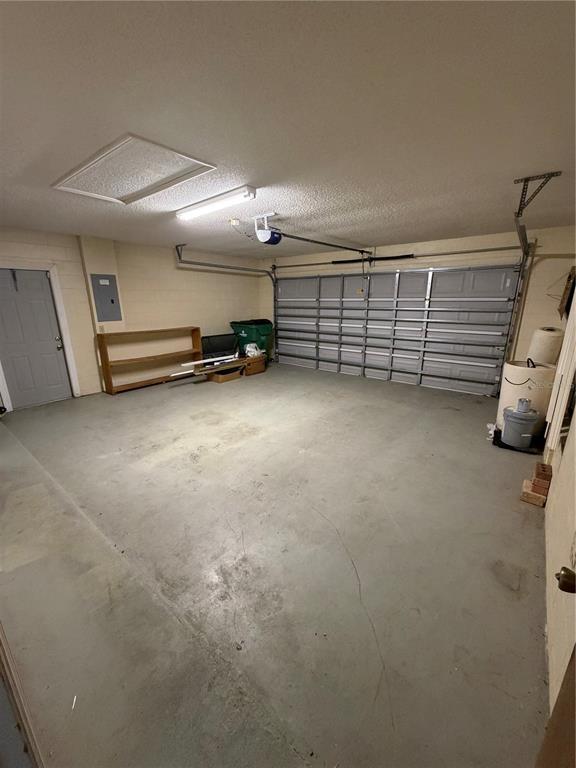 Building Photo - 611 Cotulla Dr