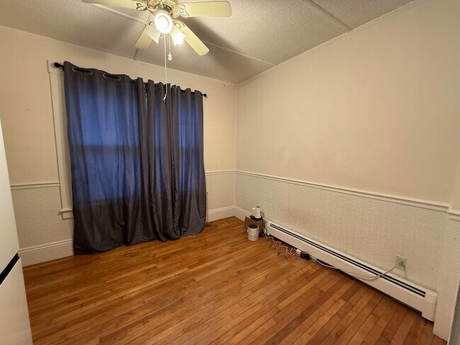 Building Photo - 96 E Broadway