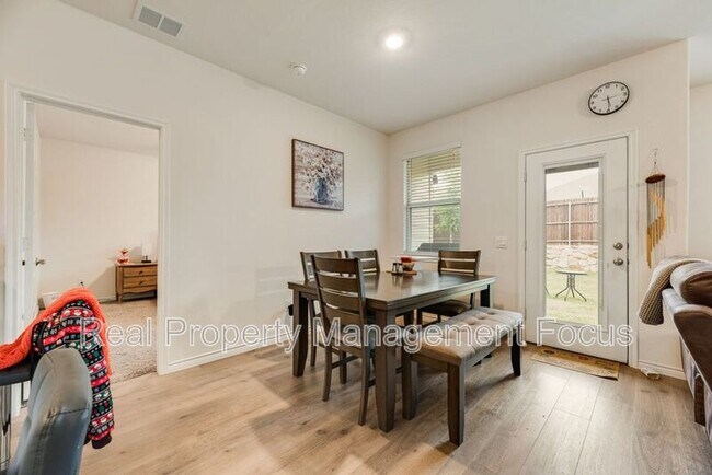 Building Photo - 7205 Bledington Ln
