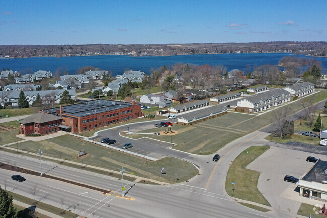 Building Photo - Muskego School Apartments