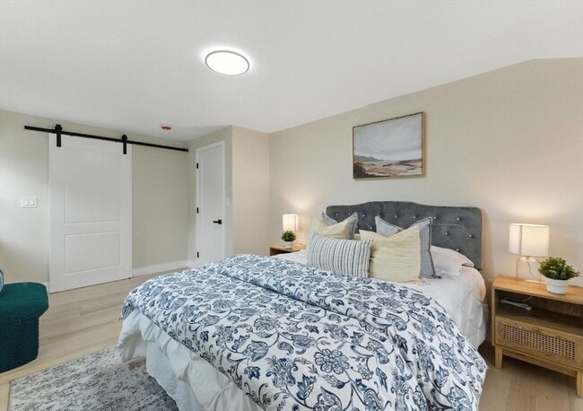 Building Photo - 76 Orchard St