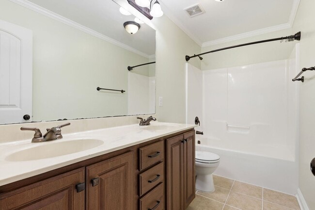 Building Photo - 80 Valor Cir