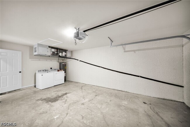 Building Photo - 4106 SW 7th Pl
