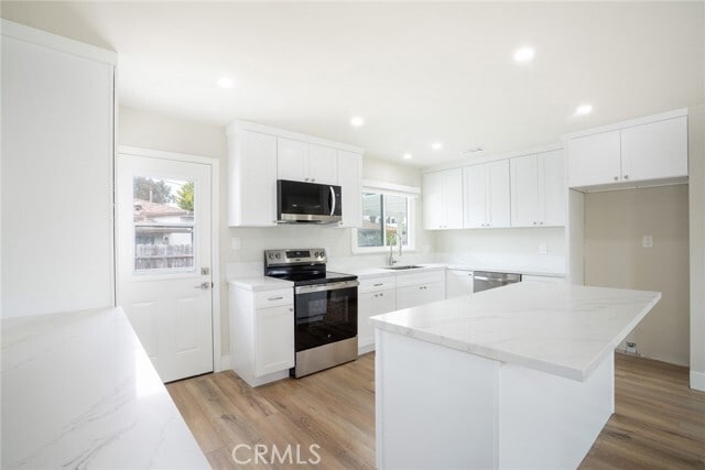 Building Photo - 230 Avenida Miramar