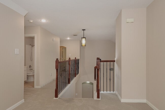 Building Photo - 79 E French Oaks Cir