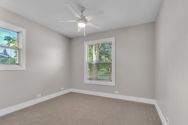 Building Photo - 440 Huehl Rd