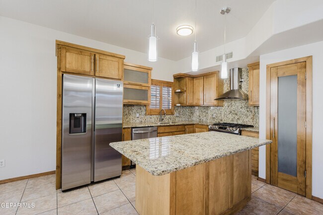Building Photo - 3733 Tierra Campa Dr