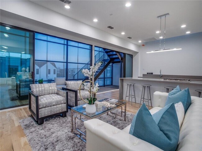 Building Photo - 5225 Crestfield Pl