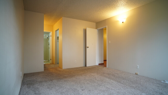 Building Photo - 2-Bedroom 2-Bathroom in Wheat Ridge