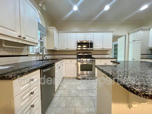 Building Photo - 332 Walnut Point Dr