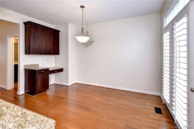 Building Photo - 105 Laydon Way