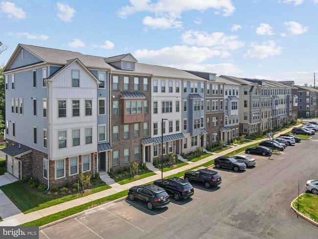 Building Photo - 819 Ambrose Ln