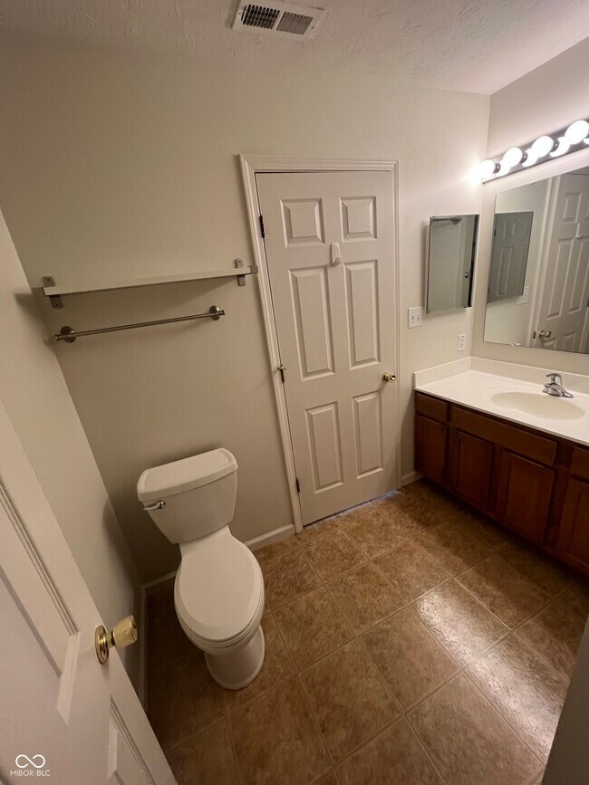 Building Photo - 1239 Highland Lake Way