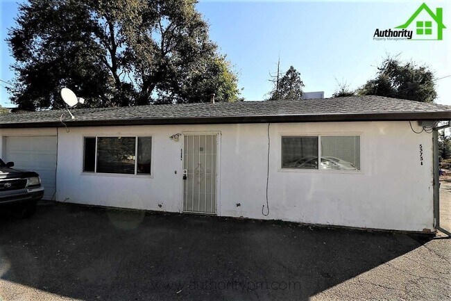 Building Photo - 5375 Rosswood St