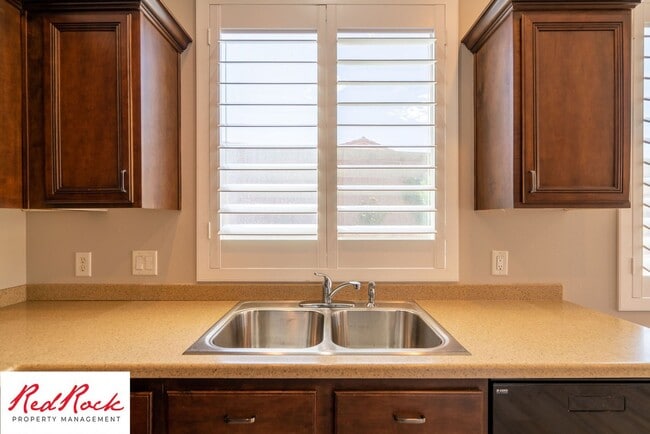 Building Photo - 3 Bedroom Coral Canyon Home on Corner Lot