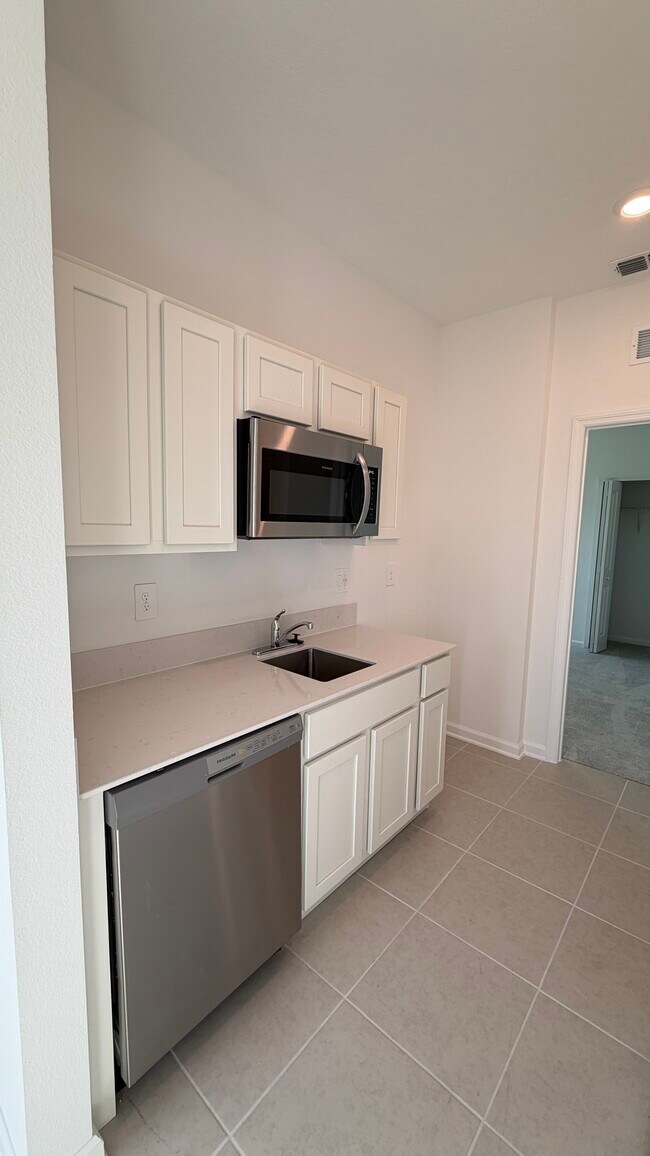 Building Photo - 5157 Green Belt Dr
