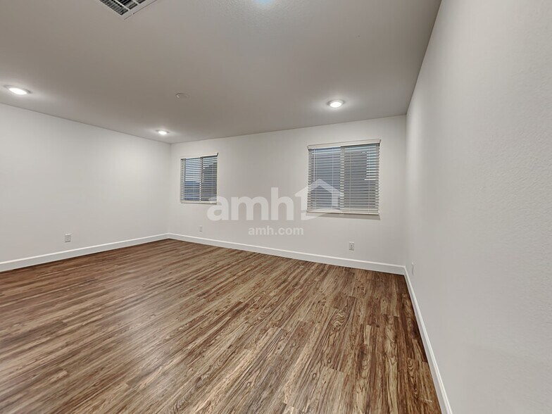 Building Photo - 9139 S Conquistador St