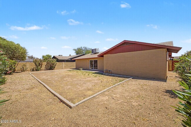 Building Photo - 4828 W Palo Verde Ave