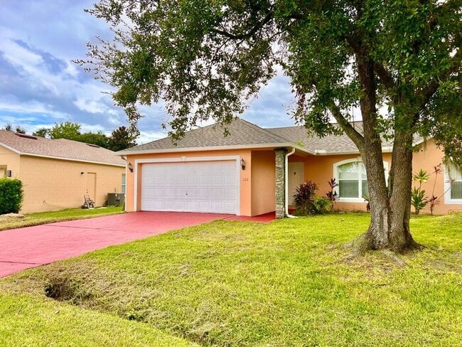 Building Photo - 3BR 2BA Home w/ 2-Car Garage • Dishwasher • Large Patio in Kissimmee