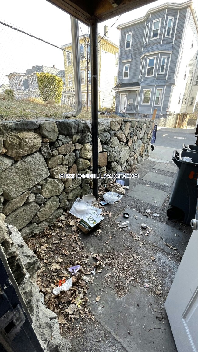 Building Photo - 12 Wensley St