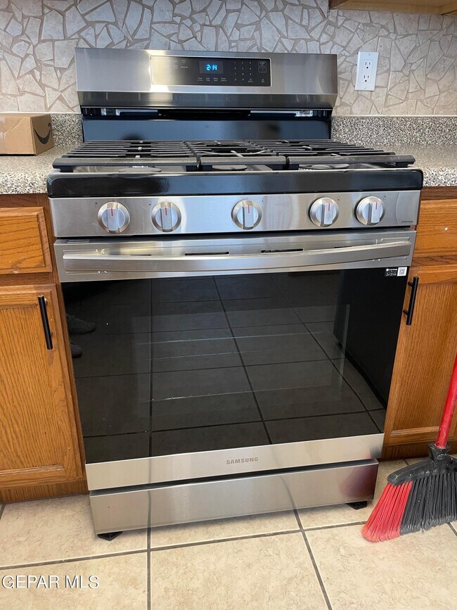 Building Photo - 12325 Tierra Arena Dr