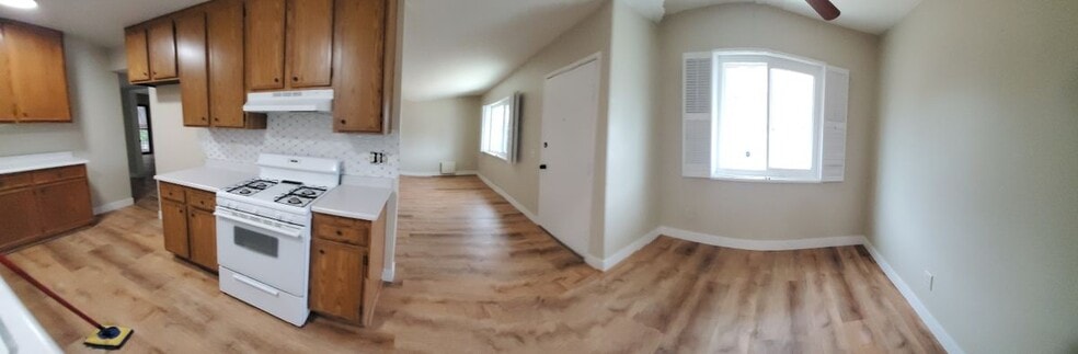 Building Photo - 1862 Pueblo Dr